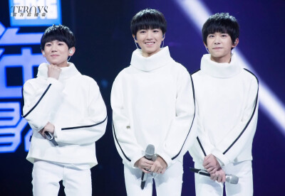 #王俊凯 #易烊千玺 #王源 #tfboys 三人同行•湖南跨年 高清 