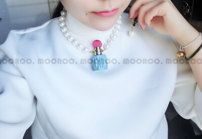 MiuMiuhttp://h5.m.taobao.com/awp/core/detail.htm?spm=0.0.0.0&id=526941232534