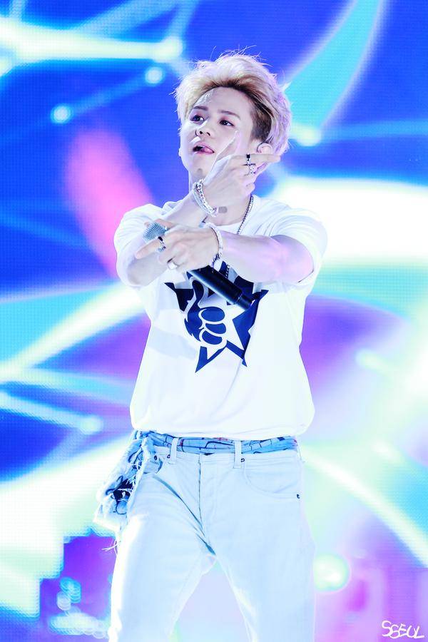 yey 舞台中的梁耀燮!