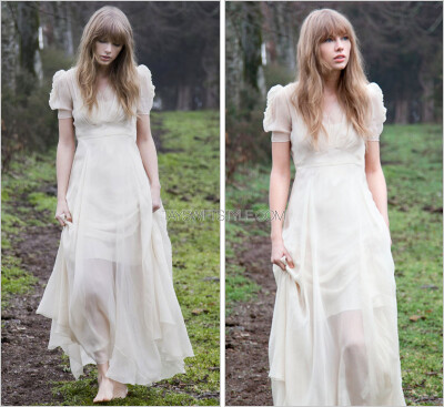 Event：“Safe & Sound” music video | February 2012
Dress：Vintage dress
Taylor于2012年二月份拍摄的Safe & Sound的MV中所穿的白色雪纺连衣裙是1920年制造的古董。
