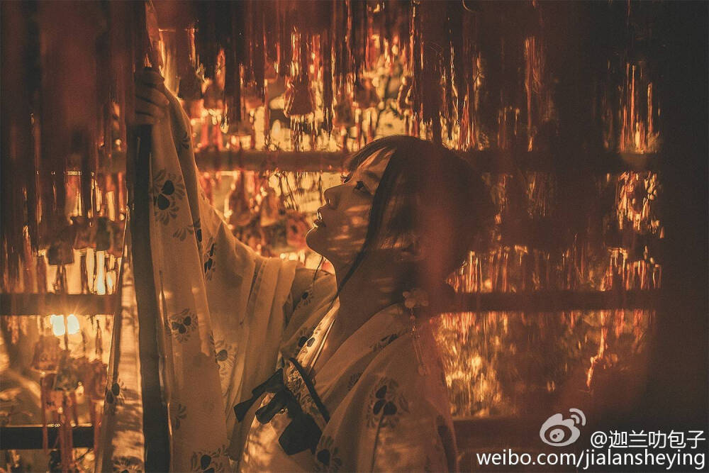 #汉服摄影# #成都约拍# 妆/出镜@玥蓉撸曼曼 摄影@迦兰叻芽菜 后期原PO 大冷的天儿~辛苦啦~[偷笑] 超送@汉服村 @汉服集 @汉服荟 @汉服网 @汉服摄影 @汉服晴空