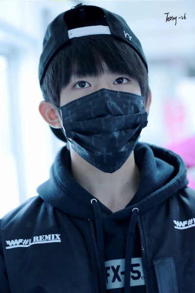 #易烊千玺 #tfboys易烊千玺 #tfboys 机场•时尚担当 高清 美颜 帅气