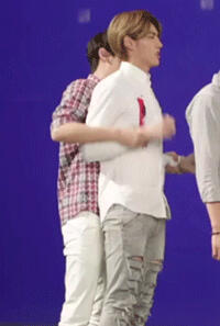 牛灿 Krisyeol