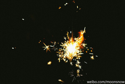 摄影 @鹿菏HE 小玛丽 新年快乐 焰火 带到烟火清凉