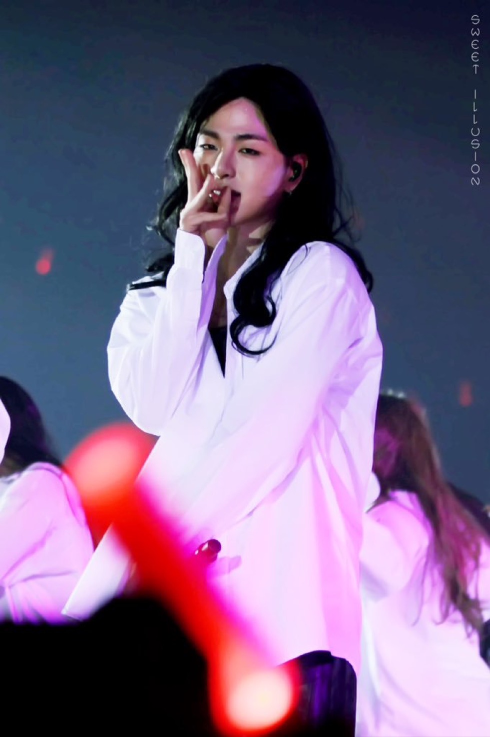 ikon首尔演唱会女装专场女团ikon具俊会俊耐蠢会头像壁纸ikon