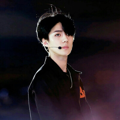 吴世勋 撩妹高手 首尔三大炮 朴灿烈 金钟仁 吴世勋 头像 男神 帅气 珍惜他 堂堂正正吴世勋 萌萌萌 男友力max