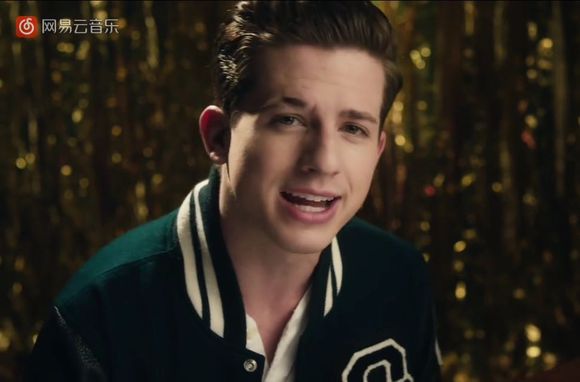 ＃欧美男星＃ 查理·普斯（Charlie Puth），1991年12月2日出生于美国新泽西州，美国男歌手。 <br />2011年，查理·普斯将翻唱的歌曲上传至Youtube，由此获得了上百万的点击量。2013年10月，发布个人原创专辑《Ego》。2015年2月10日，发行与梅根·特瑞娜合作的单曲《Marvin Gaye》。3月17日，发行与维兹·卡利法合作的单曲《See You Again》，该单曲在公告牌百强单曲榜获得冠军。