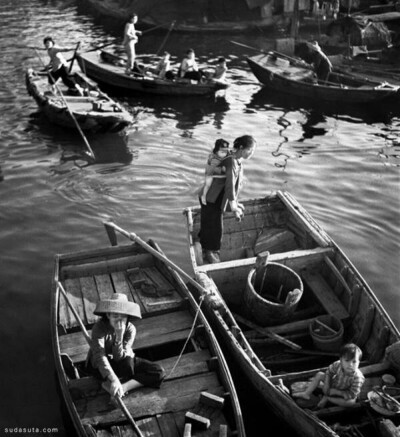 Fan Ho的摄影大多描述香港50.60年代的生活风貌