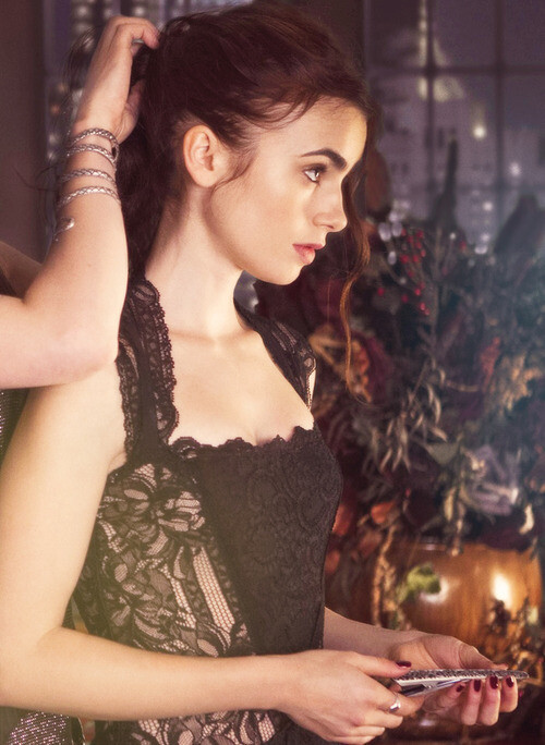 莉莉·柯林斯（Lily Jane Collins）