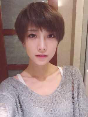 苏诗丁～短发美美哒