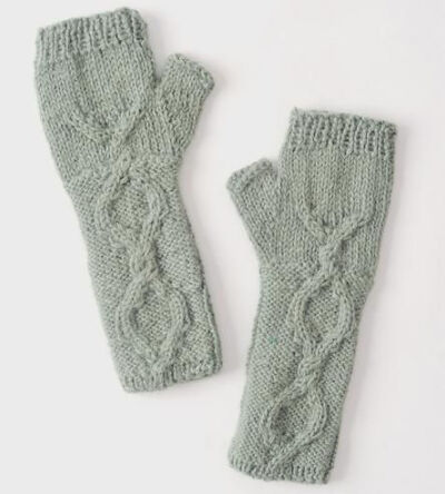 Cable knit Alpaca Glovelets, Sage