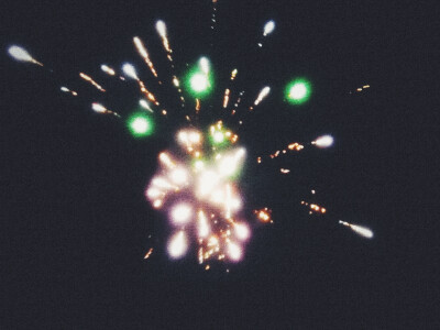 送你一场烟花雨·皇冠（我自己瞎取的哈哈） 来自 张小篱儿