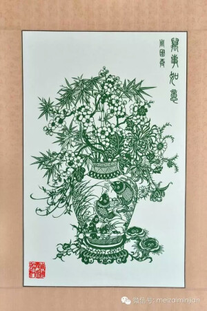 唯美花与花瓶剪纸作品