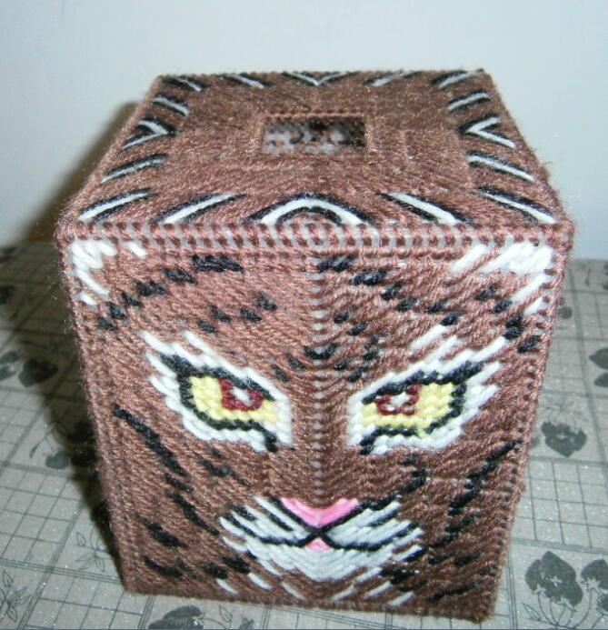 立体绣纸巾盒