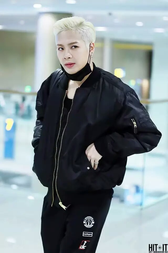 GOT7是韩国JYPEntertainment于2014年推出的男子组合，七名成员包括林在范（JB.）、朴珍荣（Jr.）、段宜恩（Mark）、王嘉尔（Jackson）、崔荣宰（YoungJae）、BamBam、金宥谦（YuGyeom）