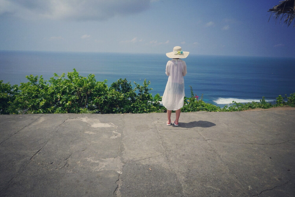 巴厘岛 悬崖茶室，建在悬崖顶上的茶室，下面就是印度洋