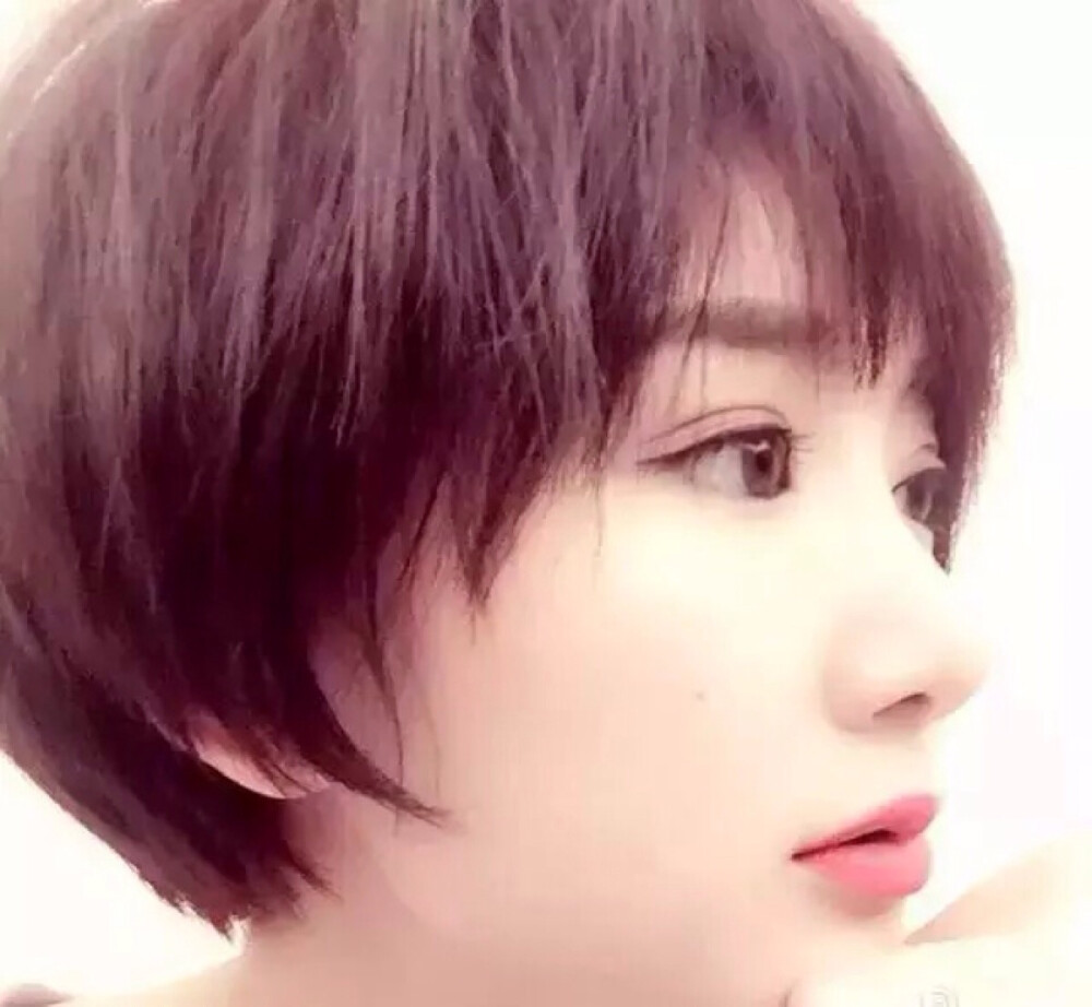 短发妹子