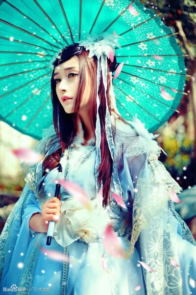 『愿你一生孤苦，容华傾负』