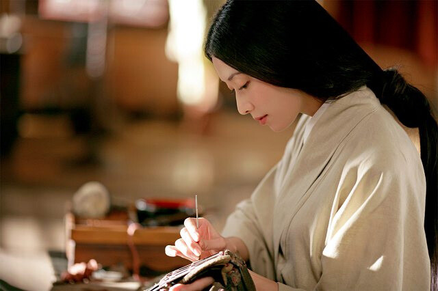 『愿你一生孤苦，容华傾负』