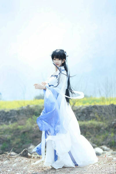 『愿你一生孤苦，容华傾负』