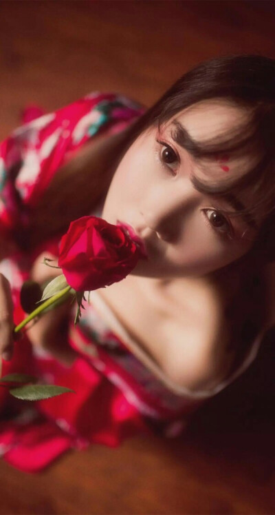 『愿你一生孤苦，容华傾负』