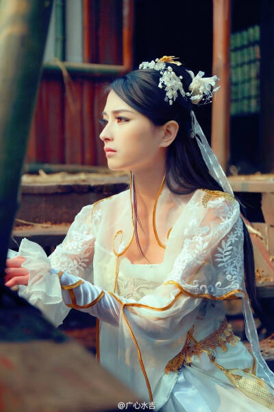 『愿你一生孤苦，容华傾负』