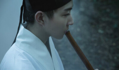 『愿你一生孤苦，容华傾负』