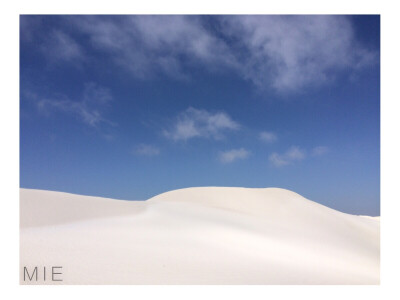 在西澳 澳大利亚 Lancelin Nilgen Nature Reserve 一边是一望无际的印度洋 一边是大片的白色沙丘