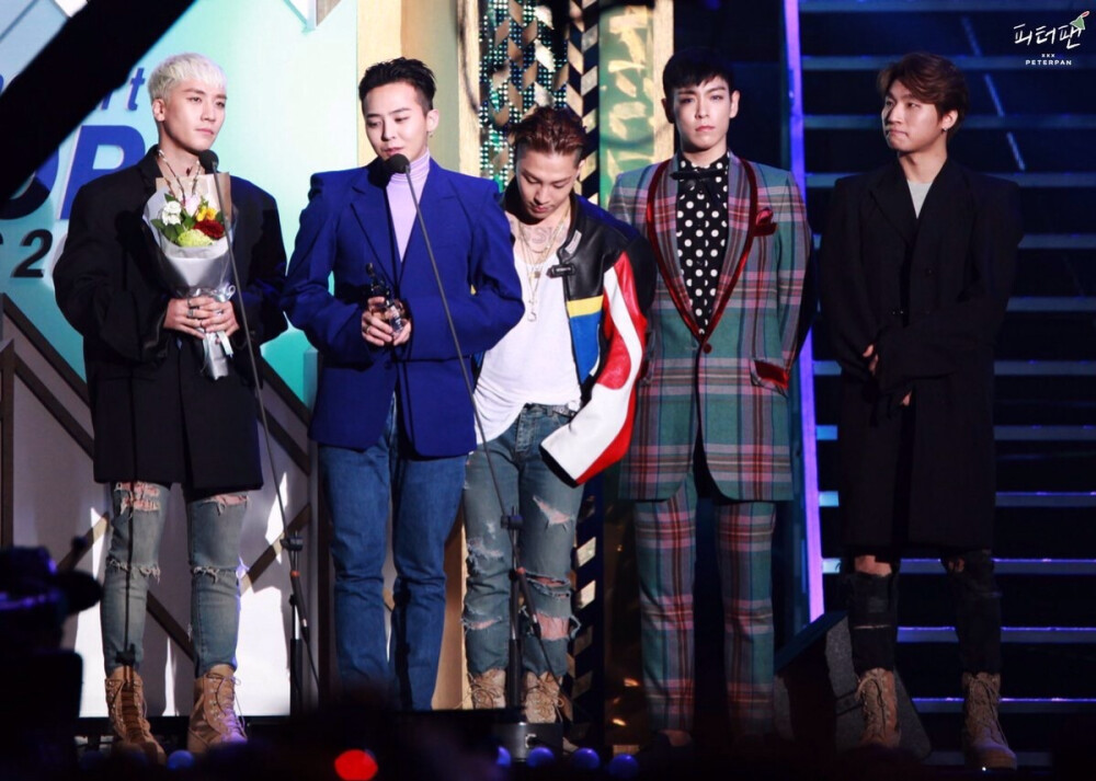 【GD】#权志龙##Gdragon# 20160217 Gaon Chart K-POP Awards 高清补图[玫瑰]治愈系笑容 cr：logo