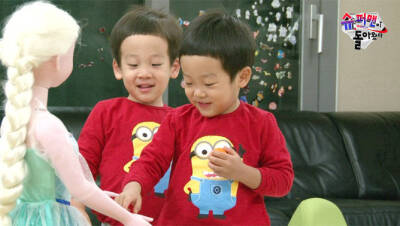 嘟嘟李书俊李淘气#弟控李书言@超人回来了#帅气有爱的兄弟