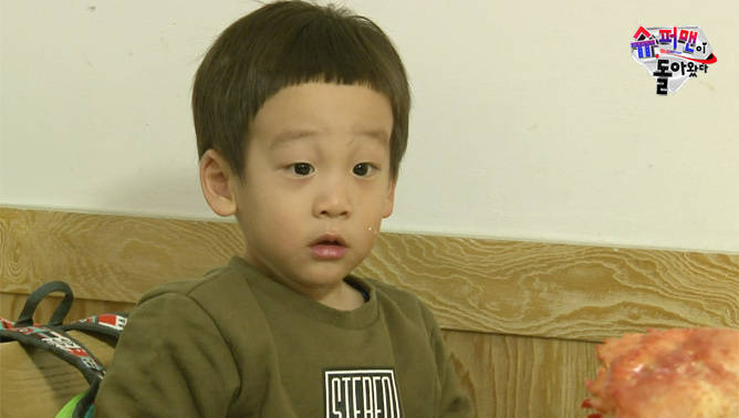 嘟嘟李书俊李淘气#弟控李书言@超人回来了#帅气有爱的兄弟