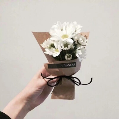 终于在我无耻的祈求下，我又浪费啦她几年....最终....