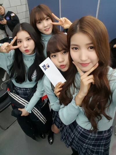 GFRIEND 여자친구 女朋友 엄지 严智 Um Ji 김예원 金艺源 Kim Ye Won 은하 银河 Eun Ha 정은비 丁恩妃 Jung Eun Bi 소원 素媛 So Won 김소정 金素晶 Kim So Jung 유주 俞宙 Yu Ju 최유나 崔俞娜 Choi Yu Na