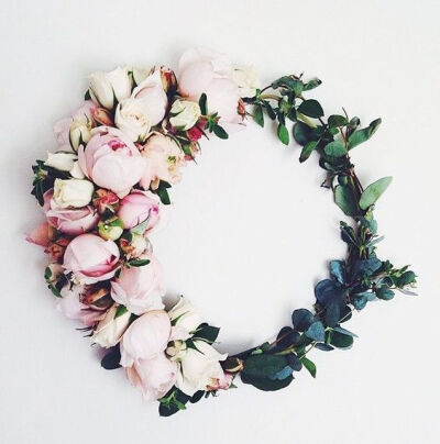 Beautiful floral wreath from Flower Girl Los Angeles via Lauren Conrad: