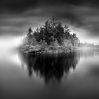 Vassilis Tangoulis 极简黑白风光