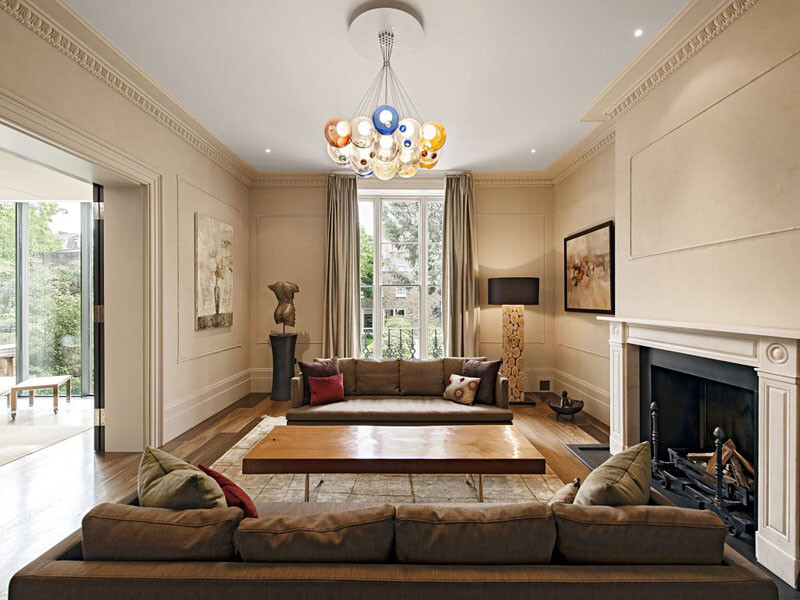 位于英国伦敦的St John’s Wood 别墅，是由SHH
Architects设计团队打造的一个私人住宅项目。这个公寓内部优雅典雅的风格令人印象深刻。尤其令人印象深的是室内空间通过家具、落地窗、 照明和材料来烘托美式风格的气氛。公寓空间也同样不失豪华和高贵的感觉。总结来说，这个公寓设计的是非常完美，无论在硬装还是软装上都…