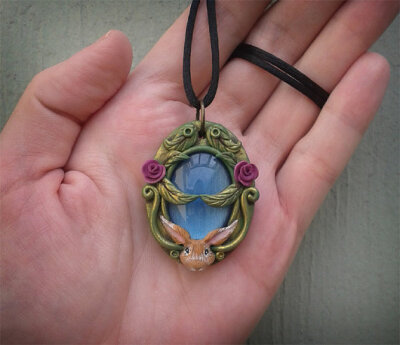 ( picture was found on the Esty shop: dreamtrappings)