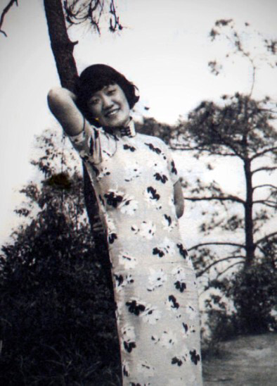 蒋碧微（1899-1978）女，江苏宜兴人，一作碧薇，原名棠珍，字书楣。徐悲鸿前妻♣