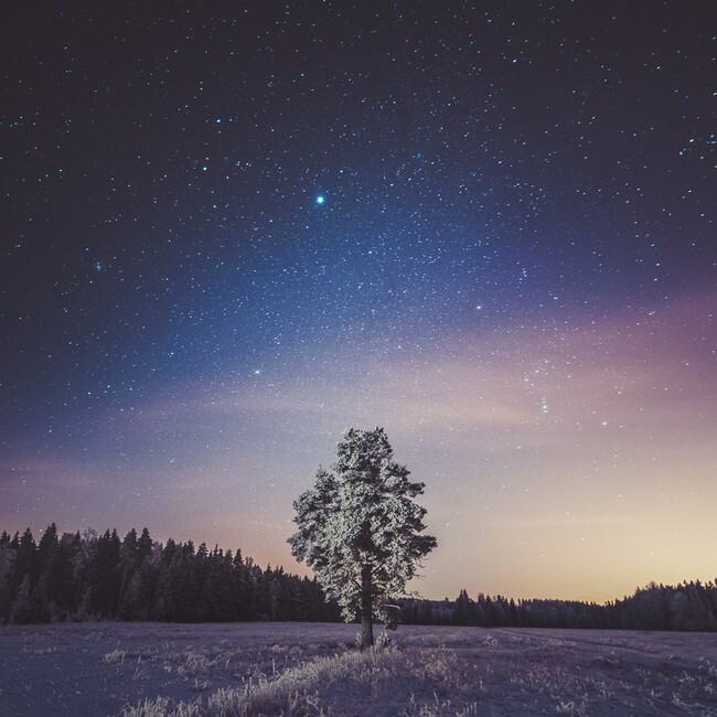 Photographer Mikko Lagerstedt Takes The Most Stunning Photos Of The Night
http://www.awesomeinventions.com/mikko-lagerstedt-photos-night-sky/