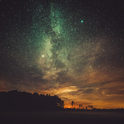 Photographer Mikko Lagerstedt Takes The Most Stunning Photos Of The Night
http://www.awesomeinventions.com/mikko-lagerstedt-photos-night-sky/