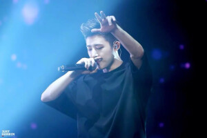 金韩彬思密达～