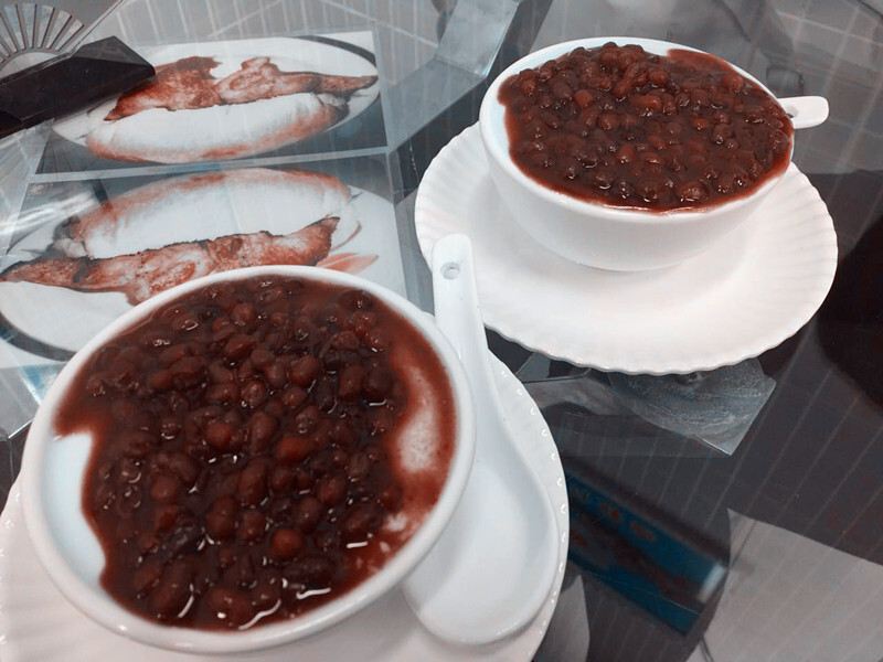 #义顺牛奶#红豆双皮奶，红豆很软糯，牛奶味超浓，好喜欢。没有尝试冻的双皮奶，有点小后悔。