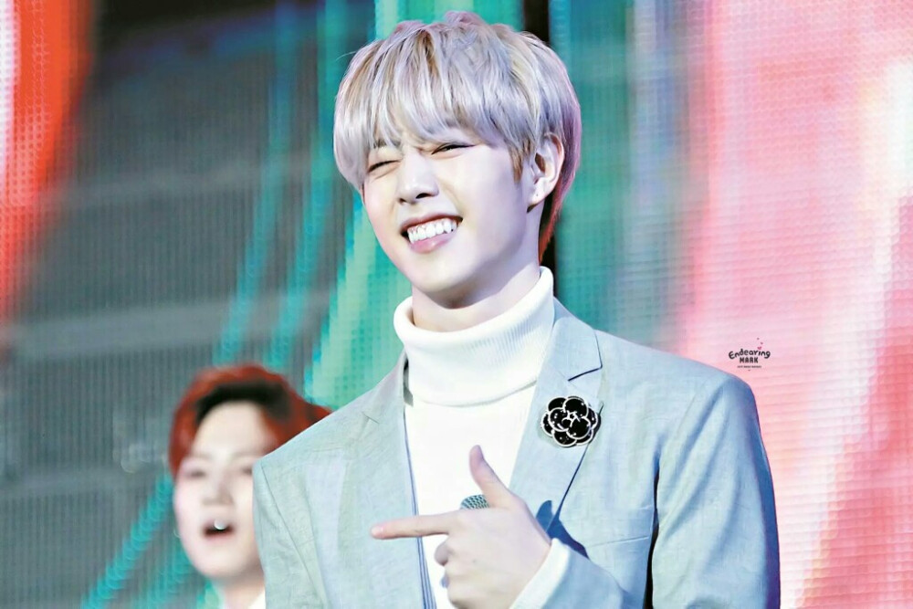 GOT7是韩国JYPEntertainment于2014年推出的男子组合，七名成员包括林在范（JB.）、朴珍荣（Jr.）、段宜恩（Mark）、王嘉尔（Jackson）、崔荣宰（YoungJae）、BamBam、金宥谦（YuGyeom）