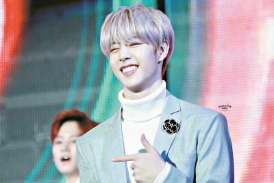 GOT7是韩国JYPEntertainment于2014年推出的男子组合，七名成员包括林在范（JB.）、朴珍荣（Jr.）、段宜恩（Mark）、王嘉尔（Jackson）、崔荣宰（YoungJae）、BamBam、金宥谦（YuGyeom）