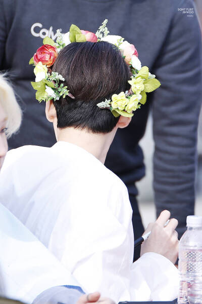 背影都这么好看