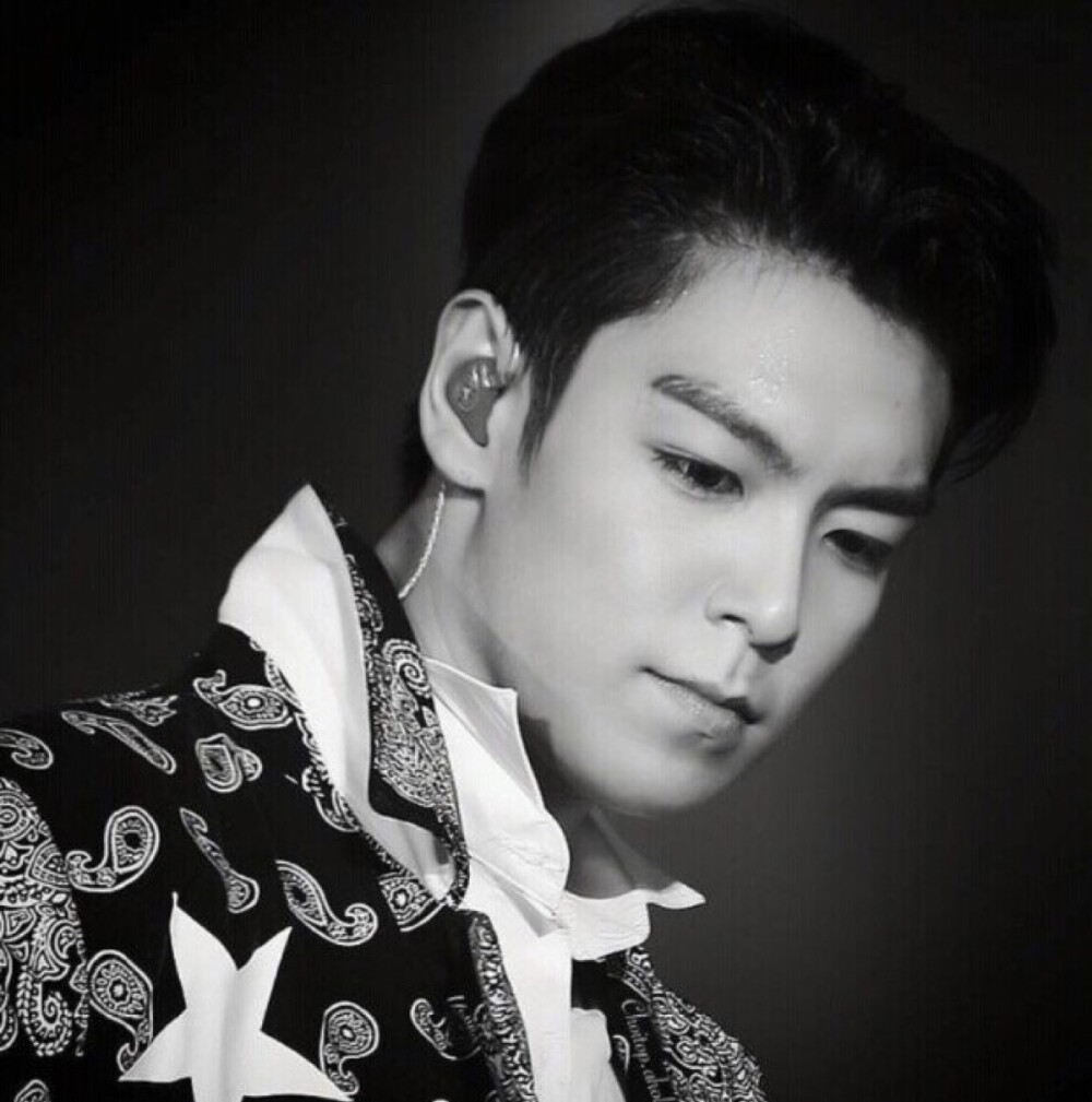 bigbang崔胜铉崔胜贤鬼神大人top崔top崔三岁top崔网红崔三件