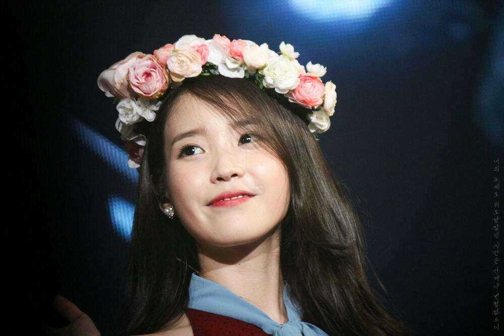 IU