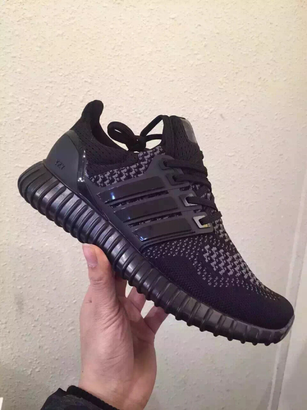 贝克汉姆yeezy boost合体来袭