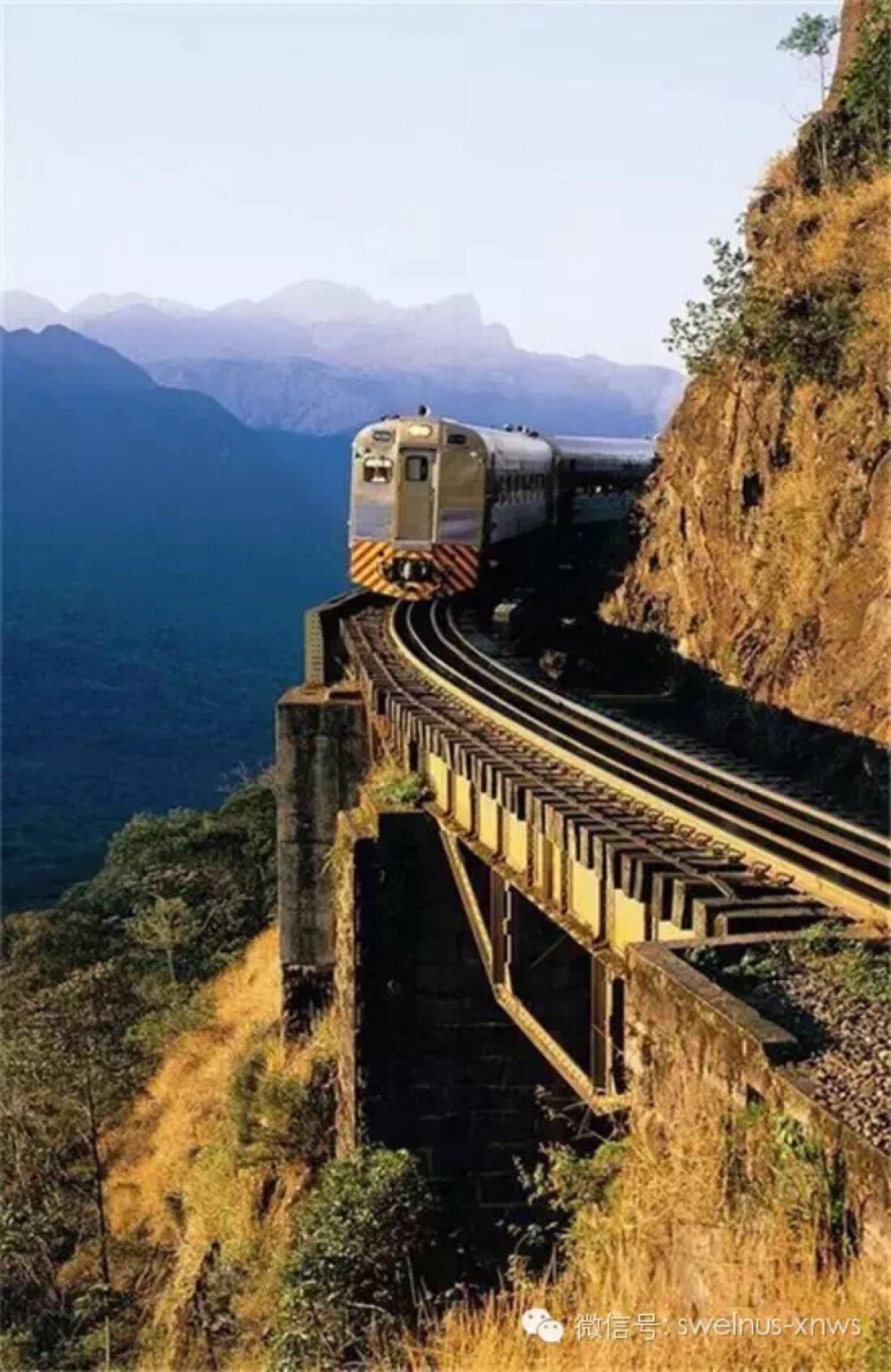 巴西库里提巴的悬崖边上的铁路