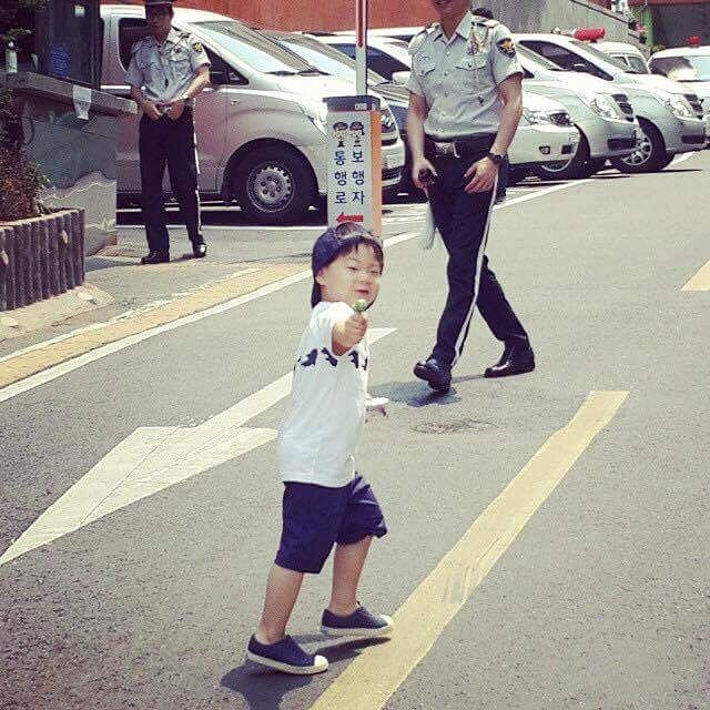 超人回来了 大韩民国万岁 宋万岁